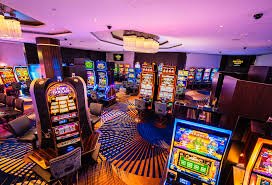 Studio live-dealer blackjack dengan dealer profesional dan multi-camera setup